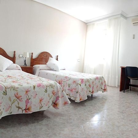 Hostal Restaurante El Abad Abadia ภายนอก รูปภาพ